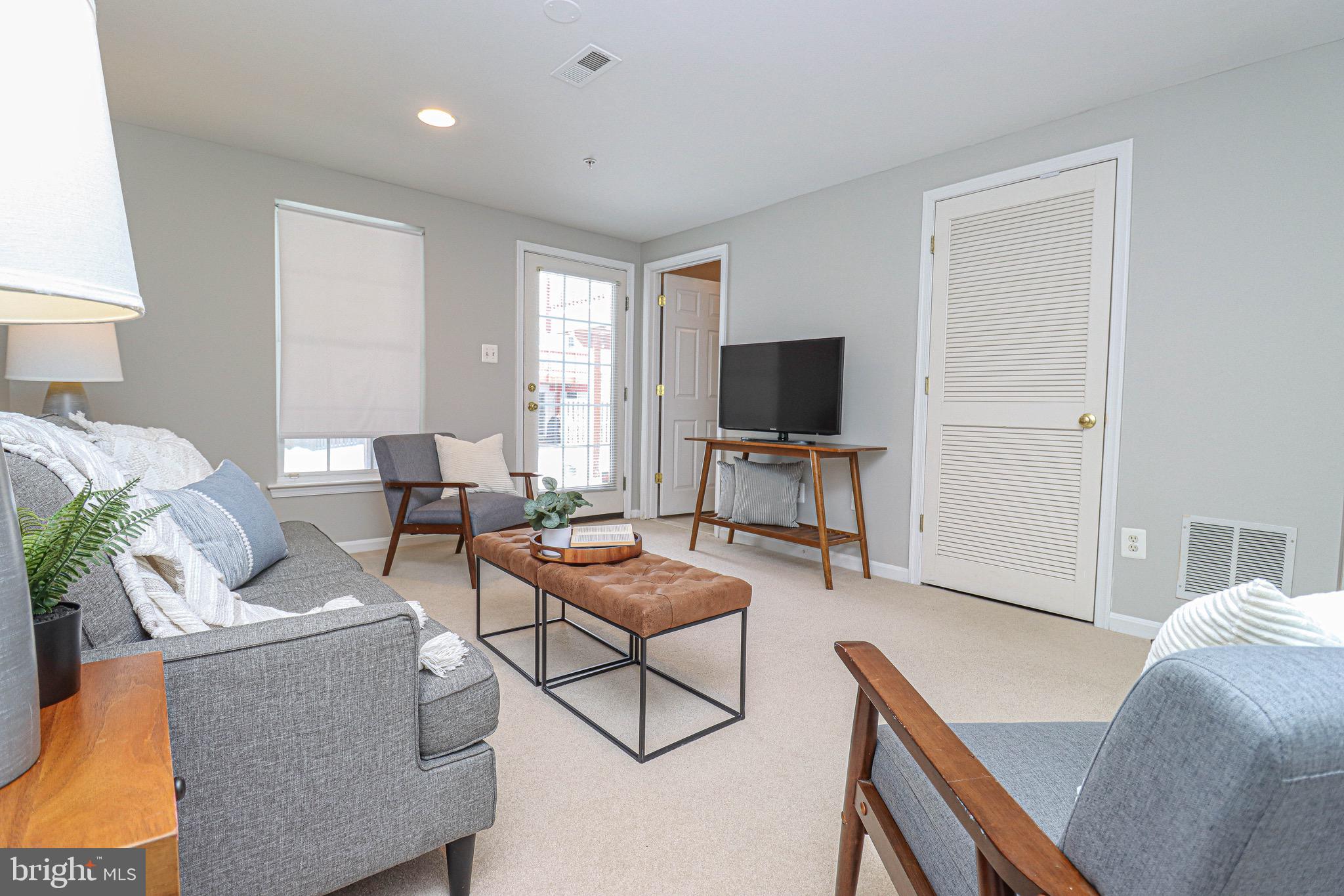 CROFTON MANOR - Residential