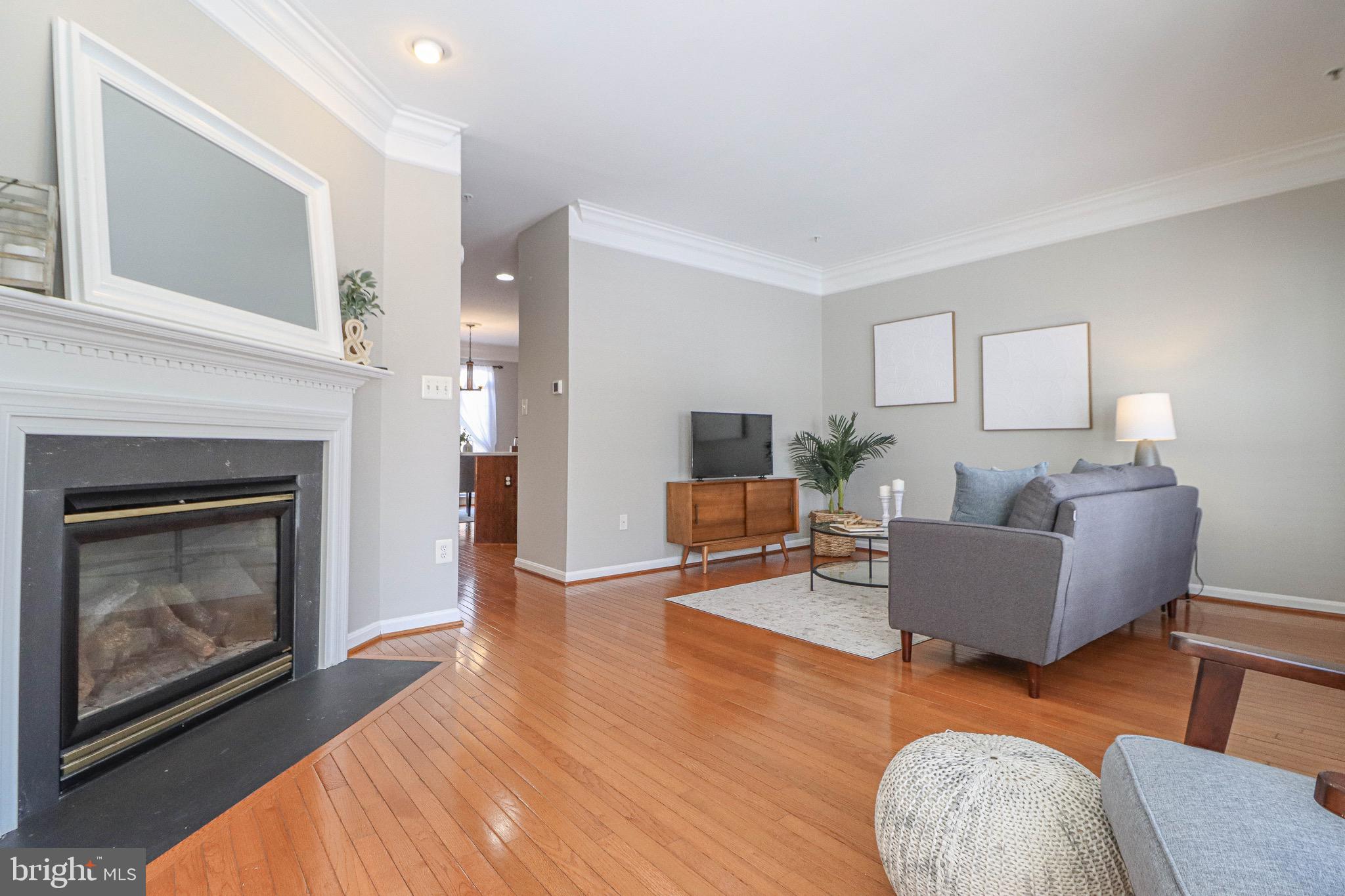 CROFTON MANOR - Residential