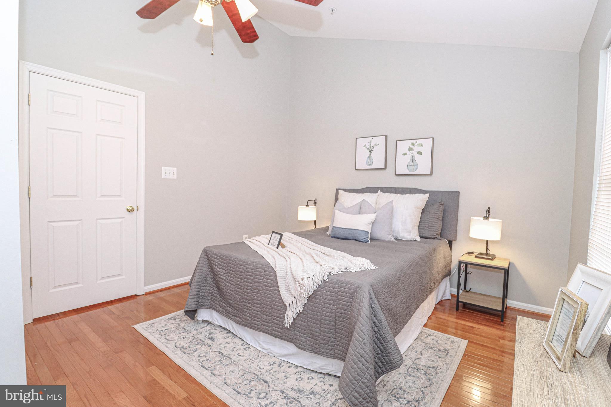 CROFTON MANOR - Residential