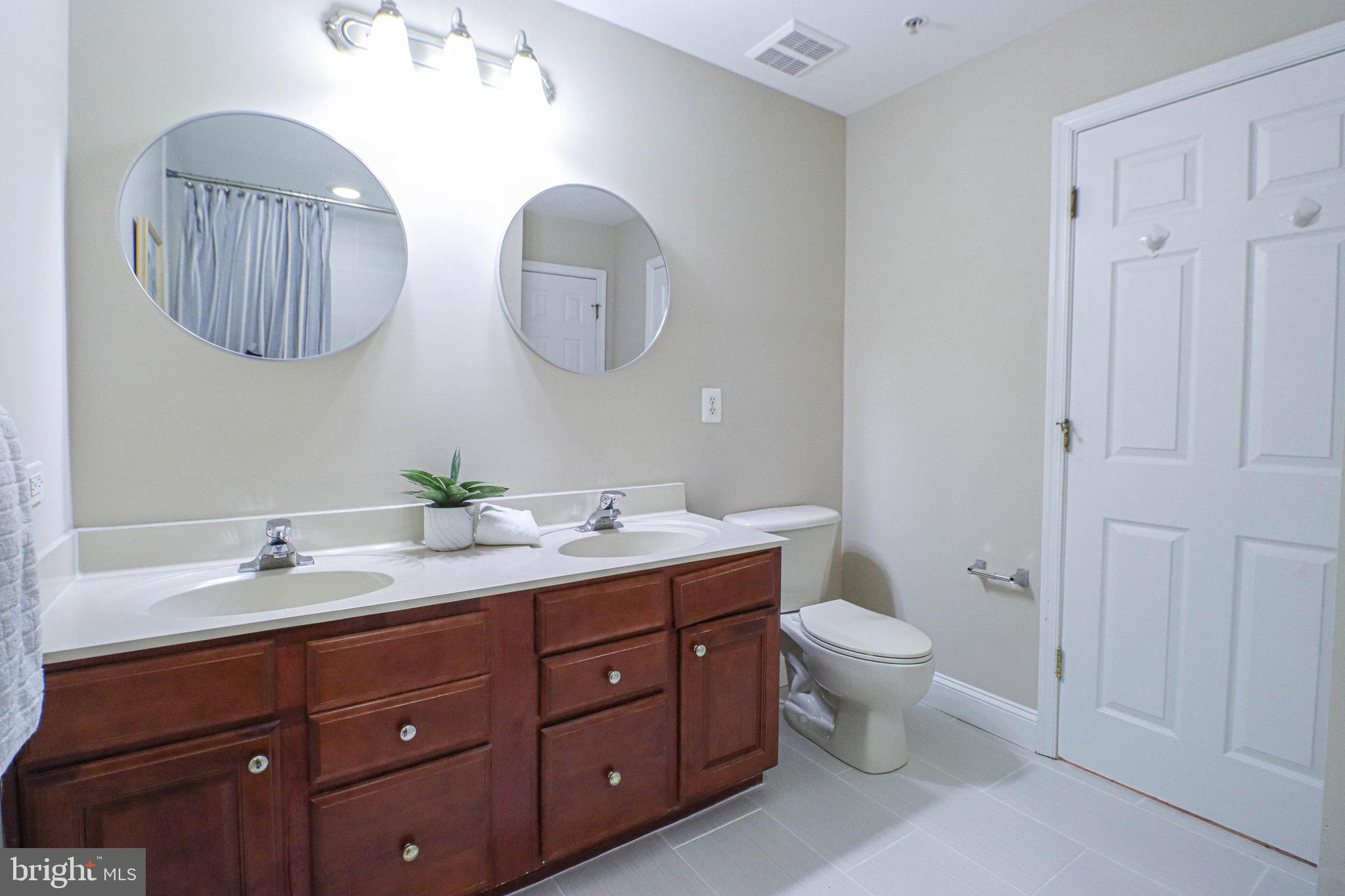 CROFTON MANOR - Residential