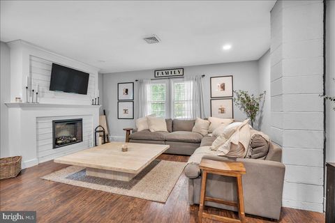Homes For Sale - 626 Avenue D<br/> Burlington County, SOUTHAMPTON, NJ 08088