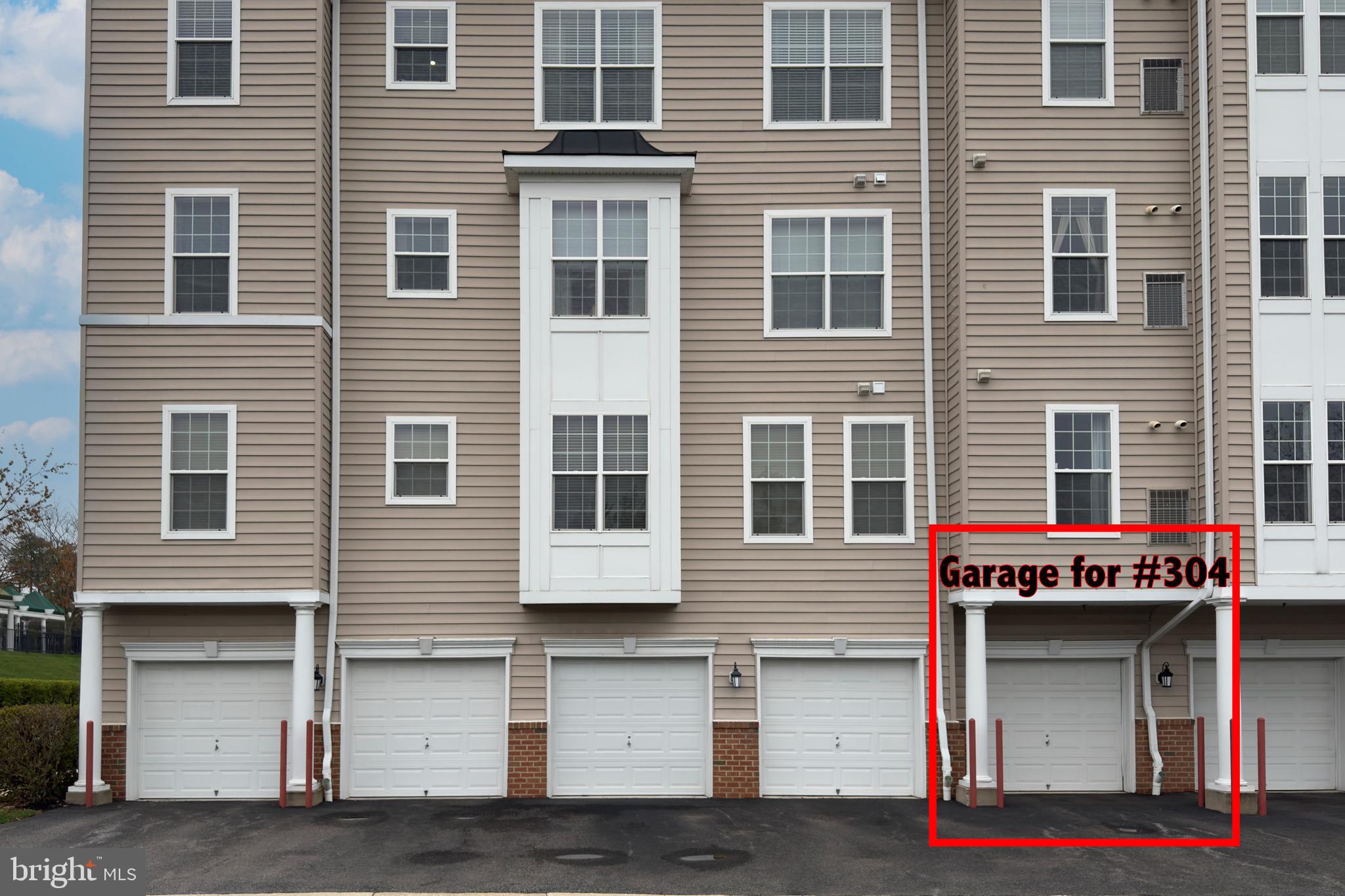 8601 ROAMING RIDGE WAY 304