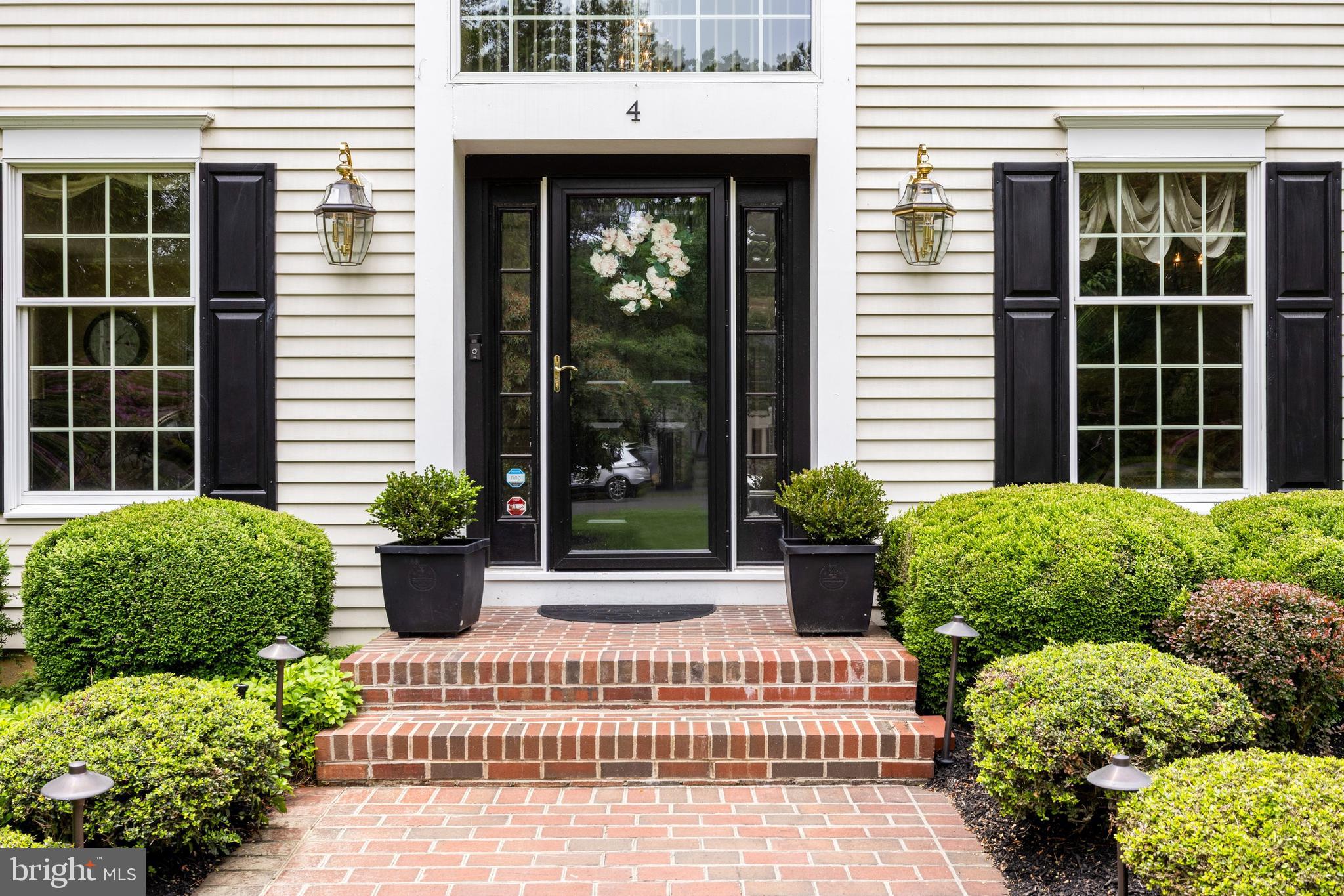 4 FALSE HEATHER WAY