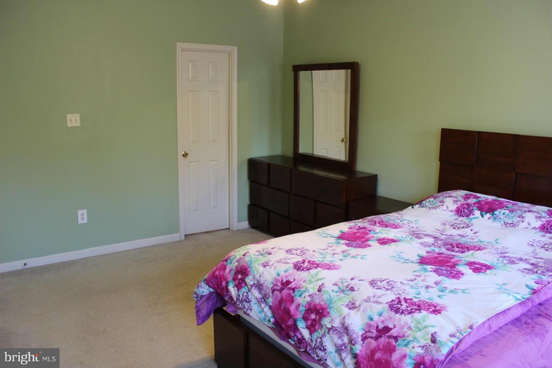 SNOWDEN RIDGE - Residential Lease