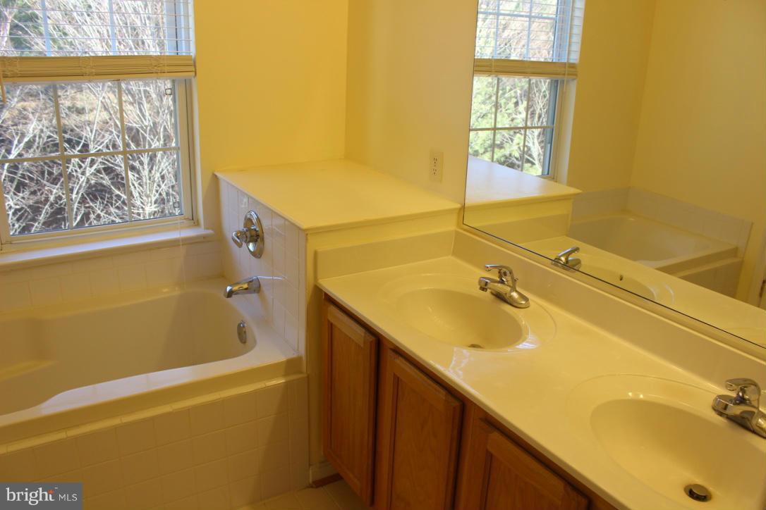 SNOWDEN RIDGE - Residential Lease