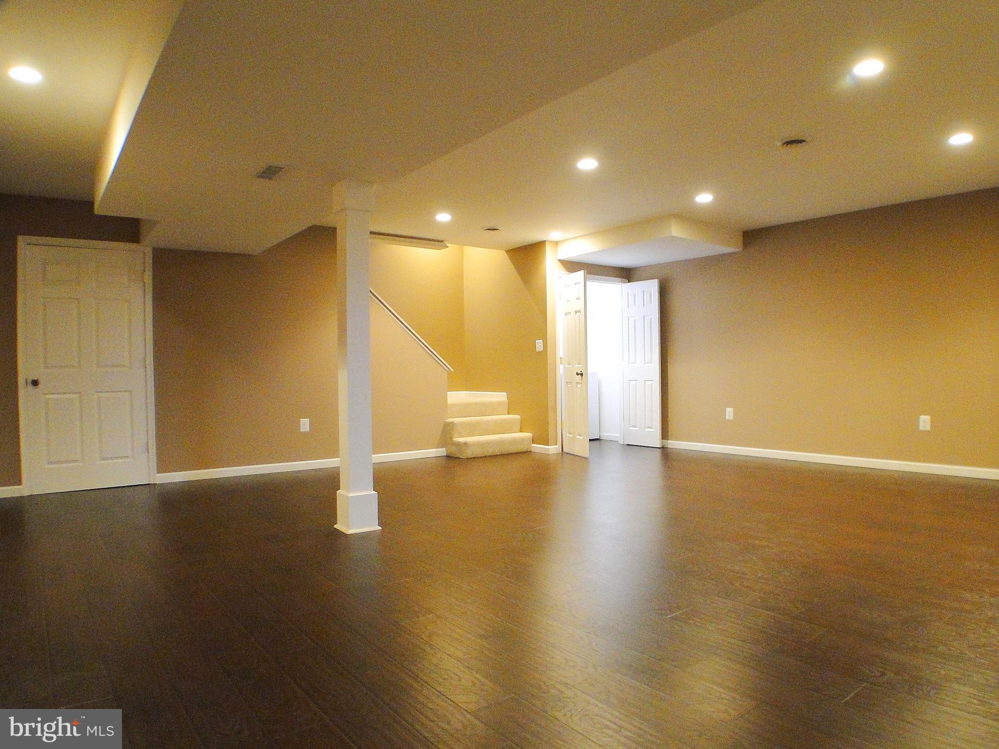 VAN BIBBER MANOR - Residential