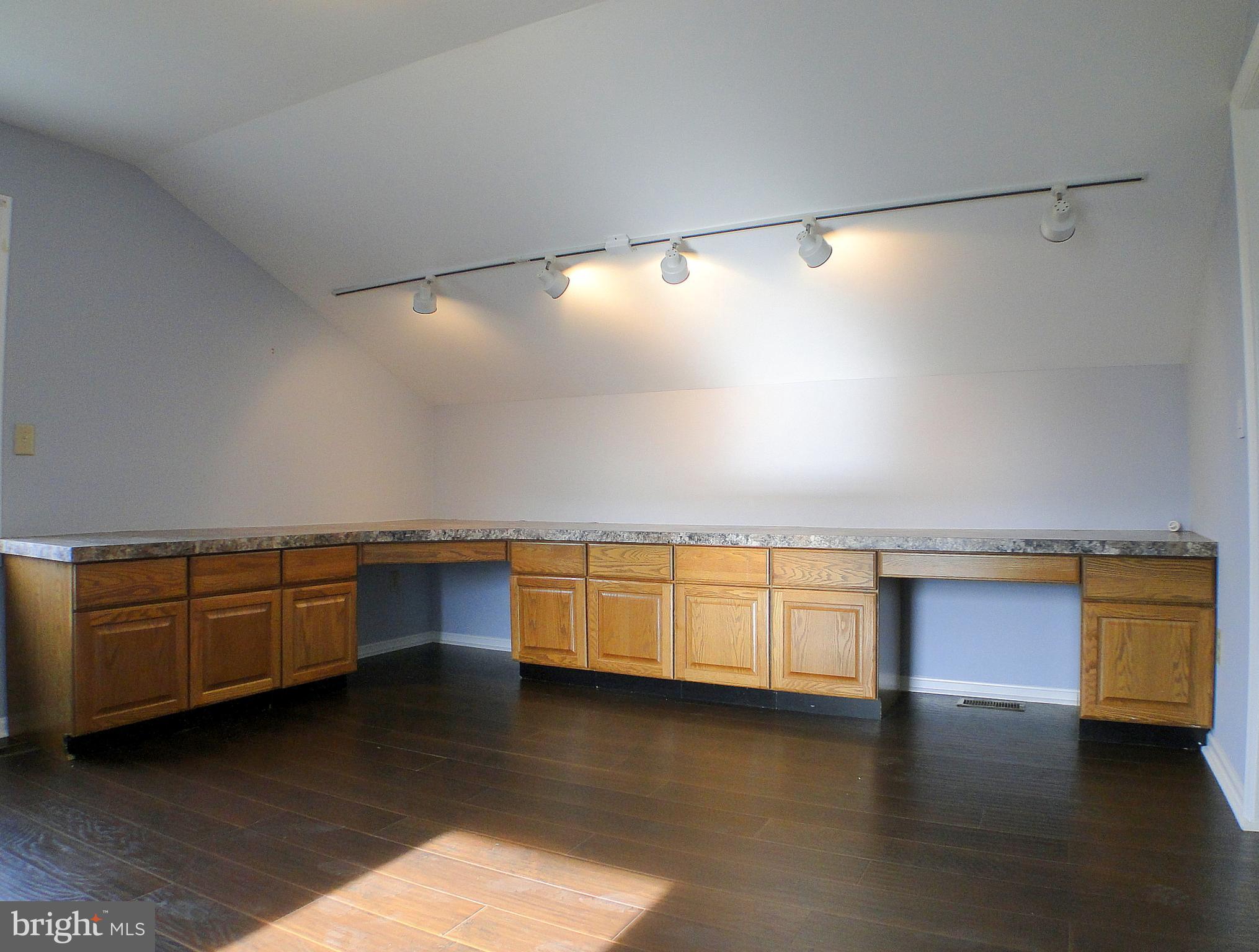 VAN BIBBER MANOR - Residential