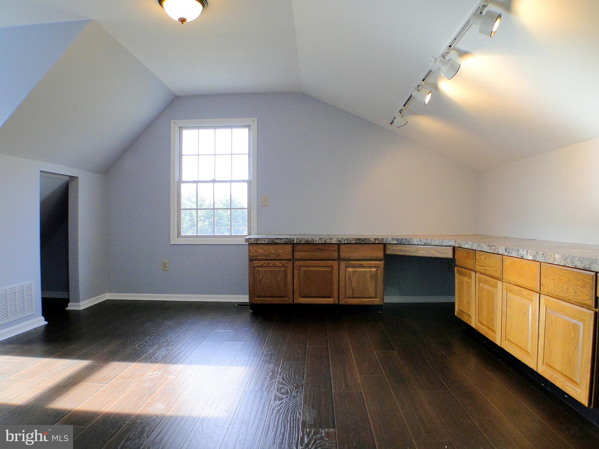 VAN BIBBER MANOR - Residential