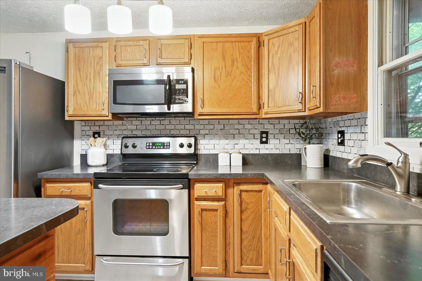 HILLCREST MANOR - Residential