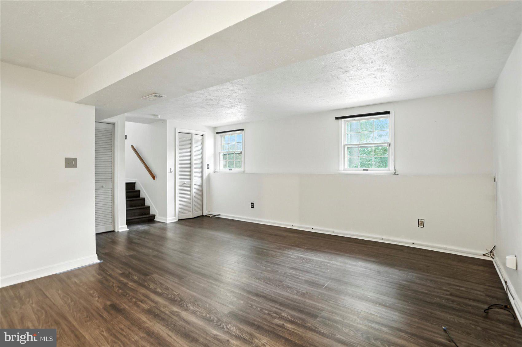 HILLCREST MANOR - Residential