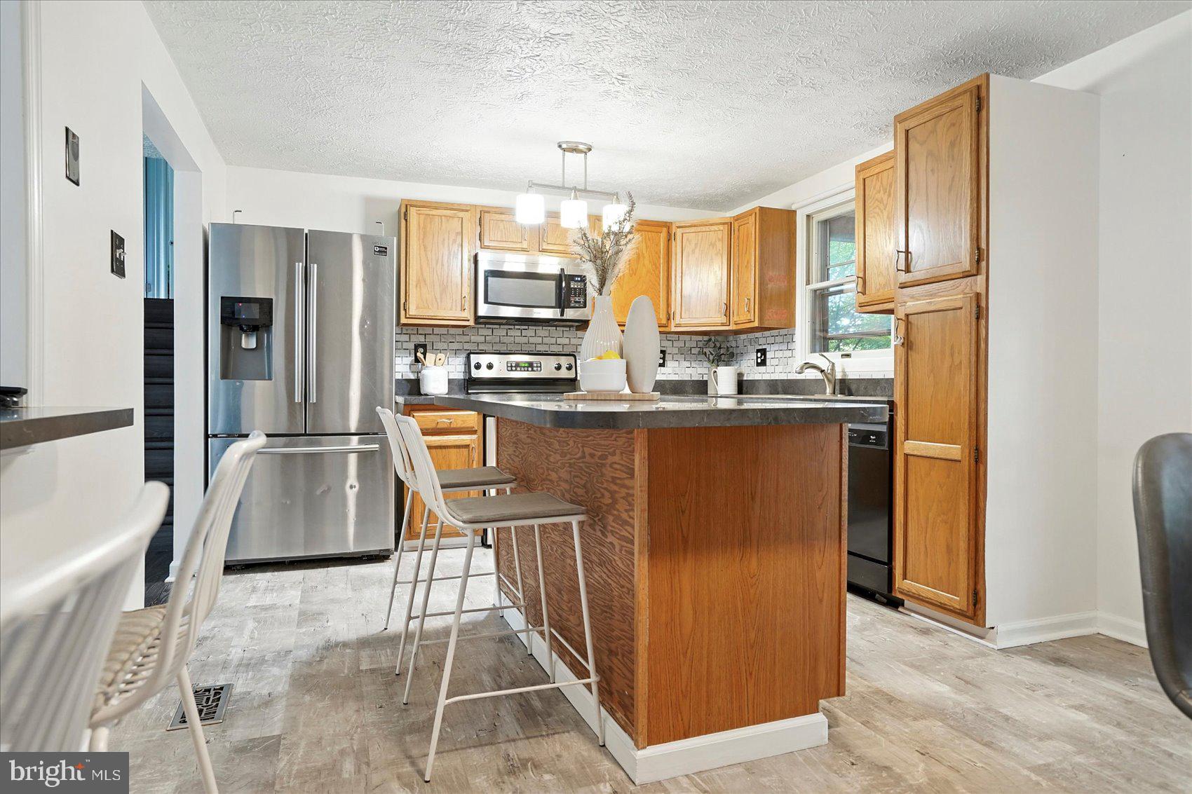 HILLCREST MANOR - Residential