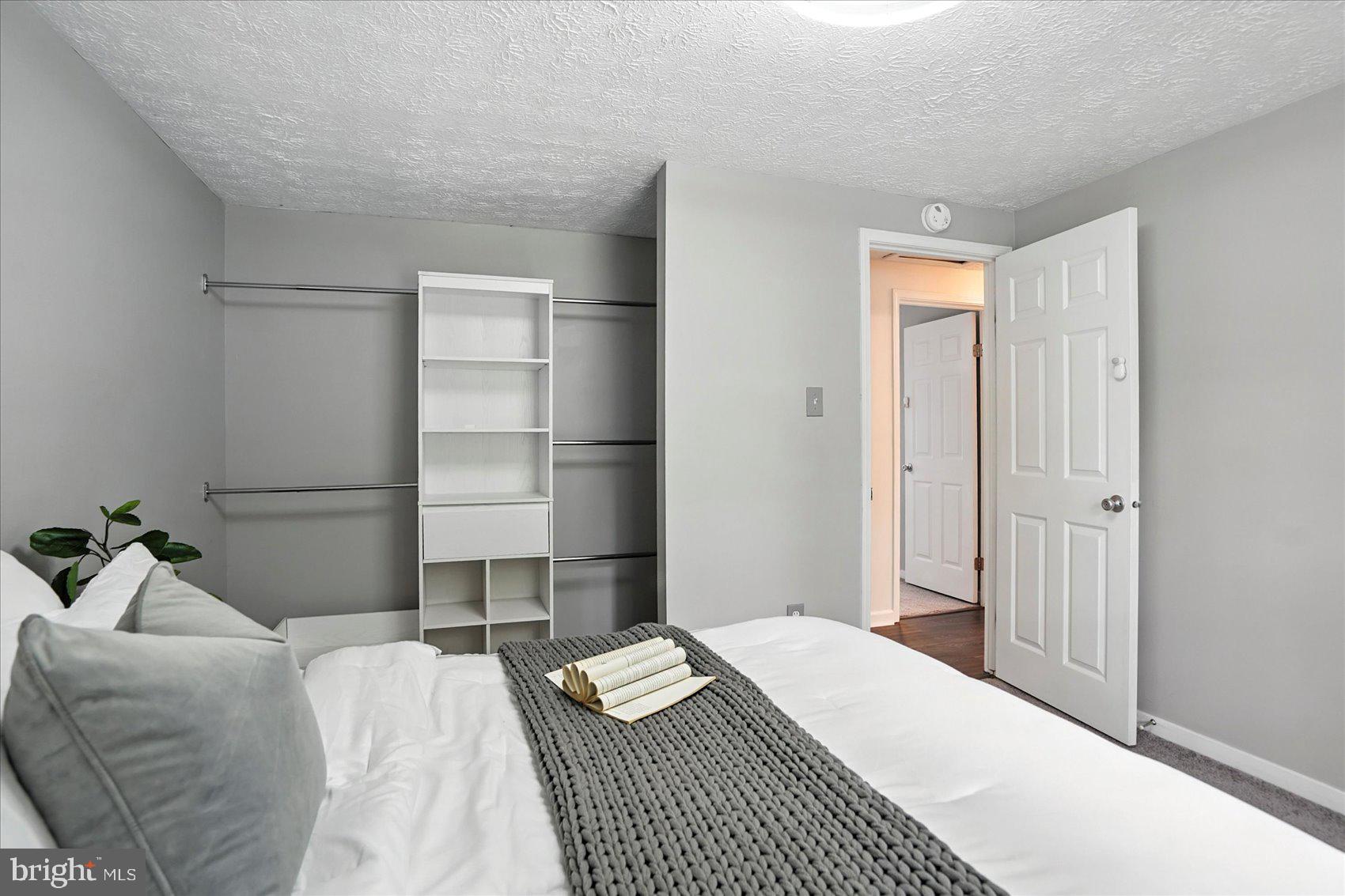 HILLCREST MANOR - Residential