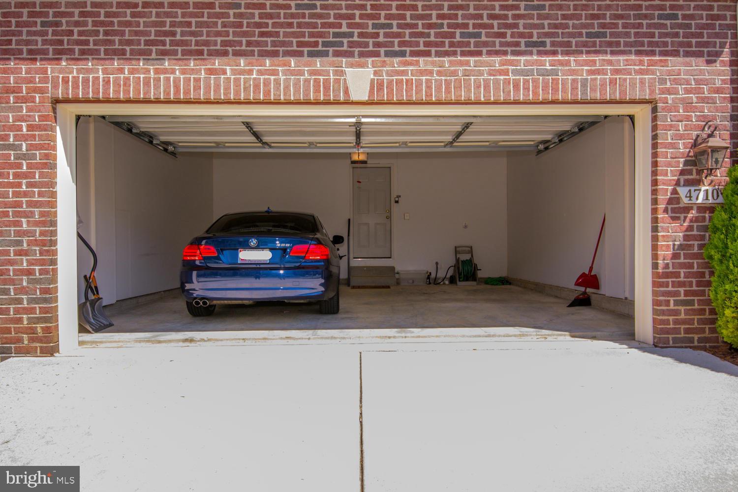 HOLLY WOODS - Residential