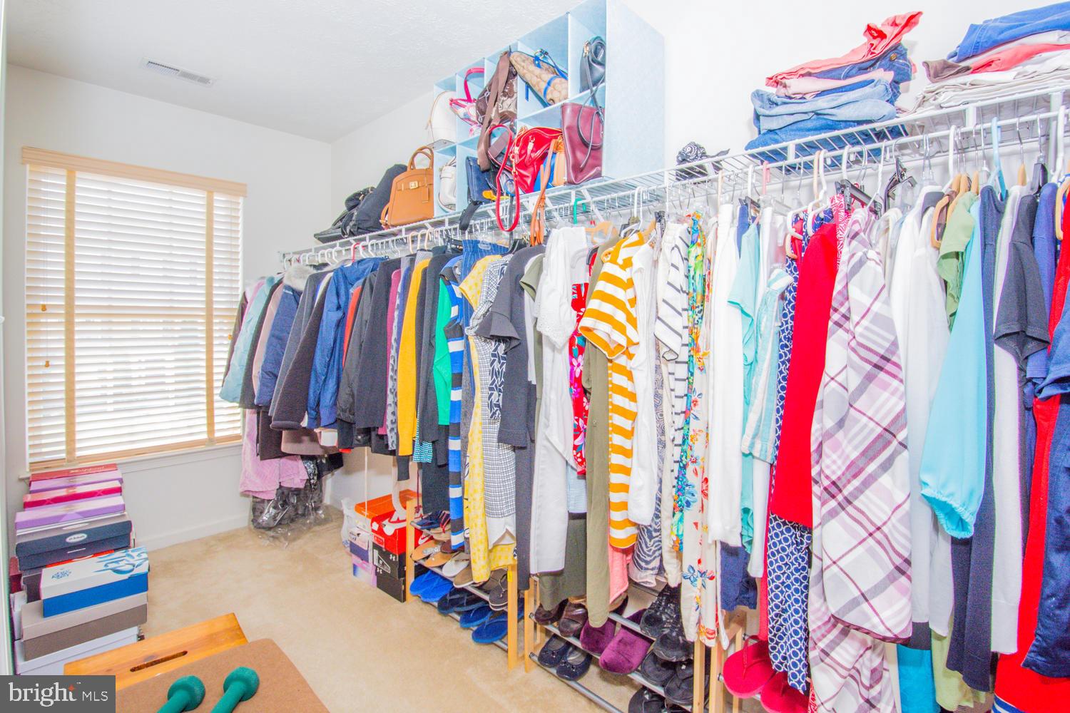 HOLLY WOODS - Residential