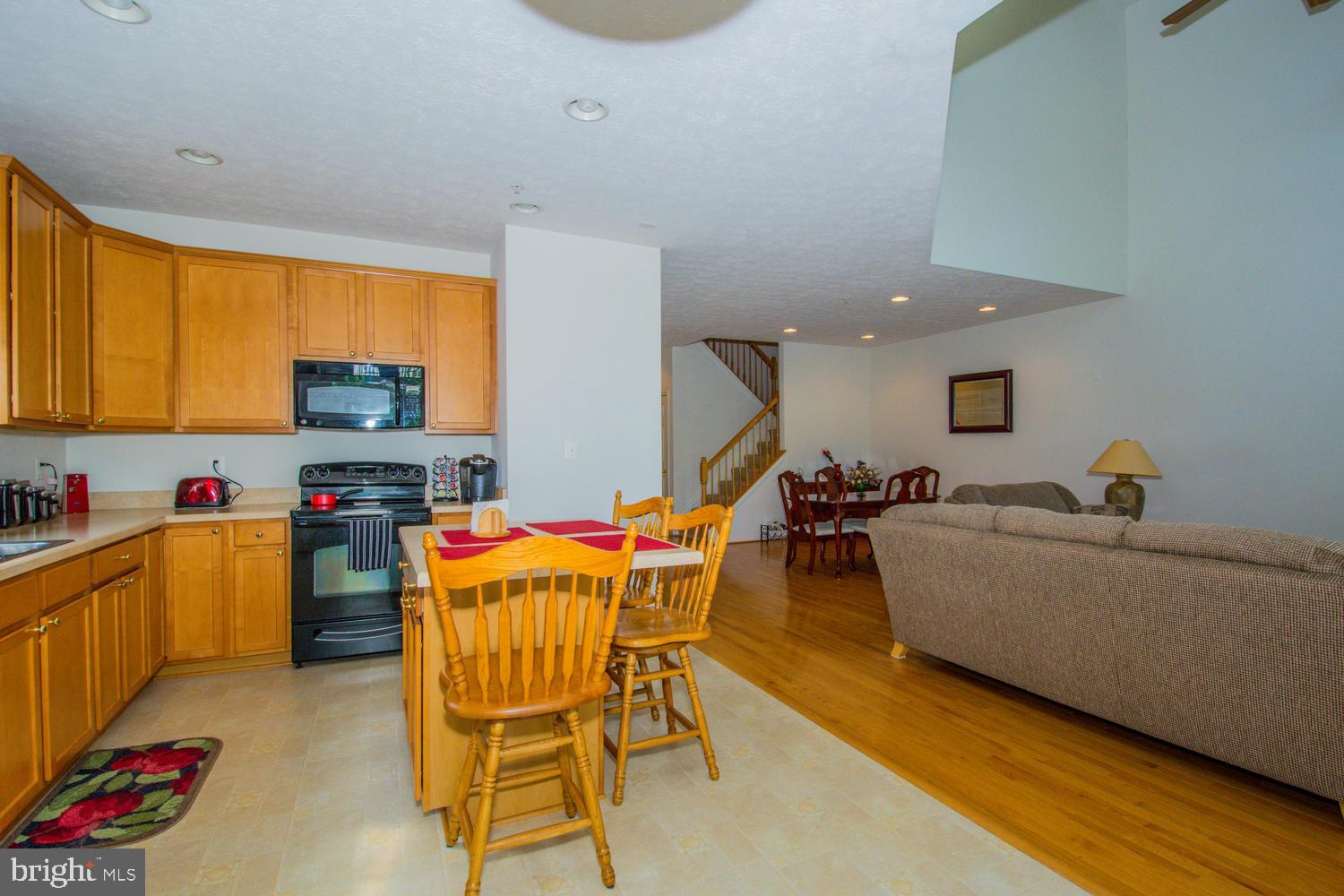 HOLLY WOODS - Residential