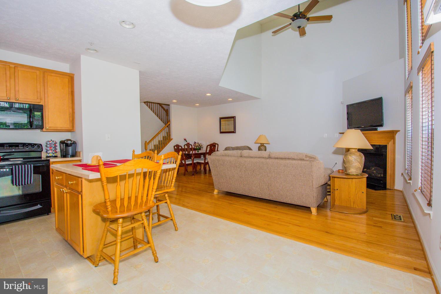 HOLLY WOODS - Residential