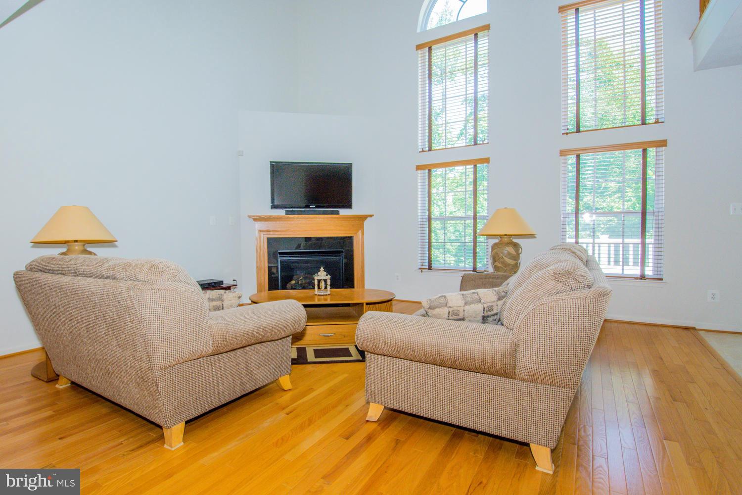 HOLLY WOODS - Residential