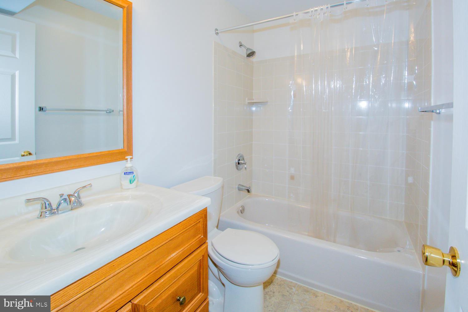 HOLLY WOODS - Residential