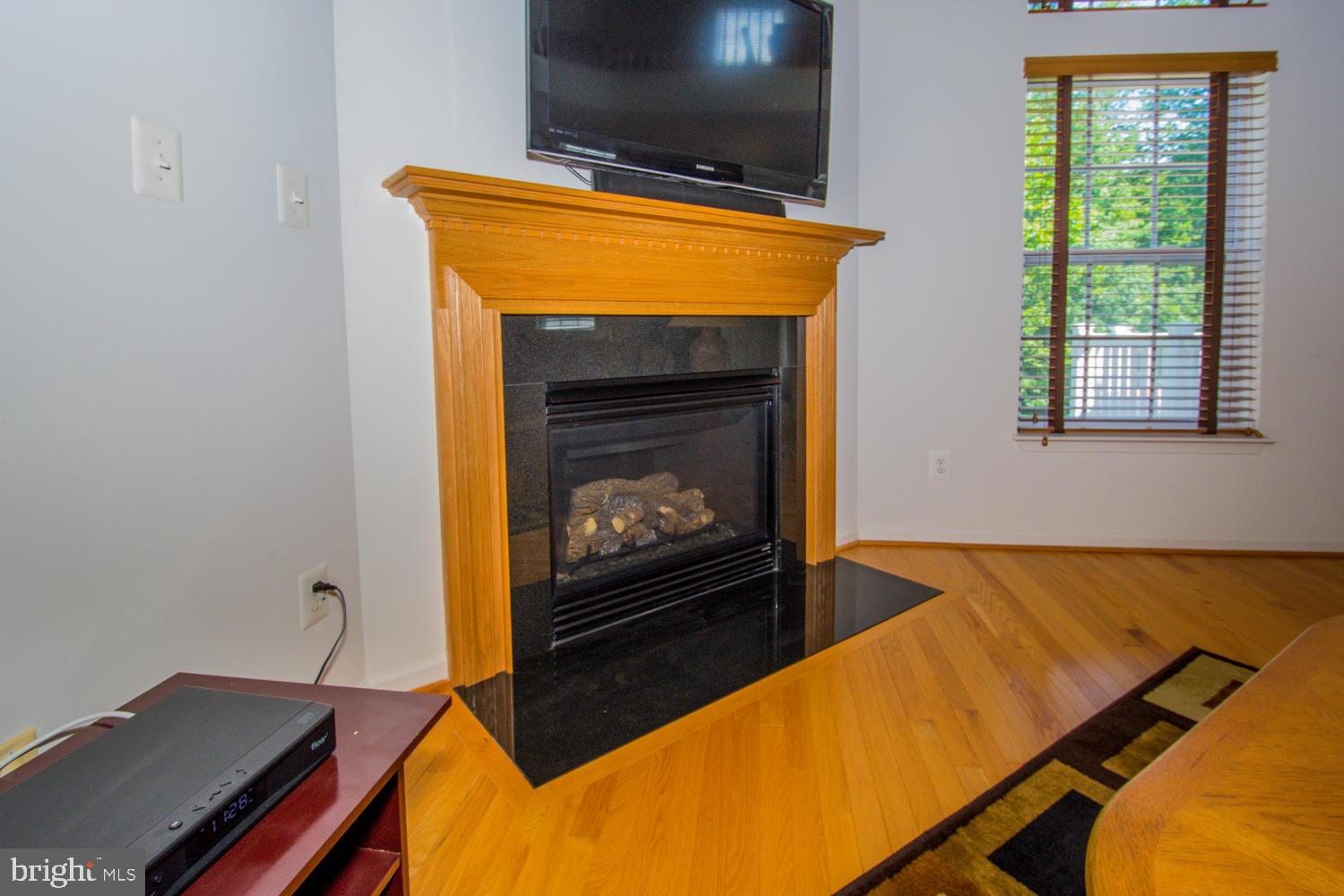 HOLLY WOODS - Residential