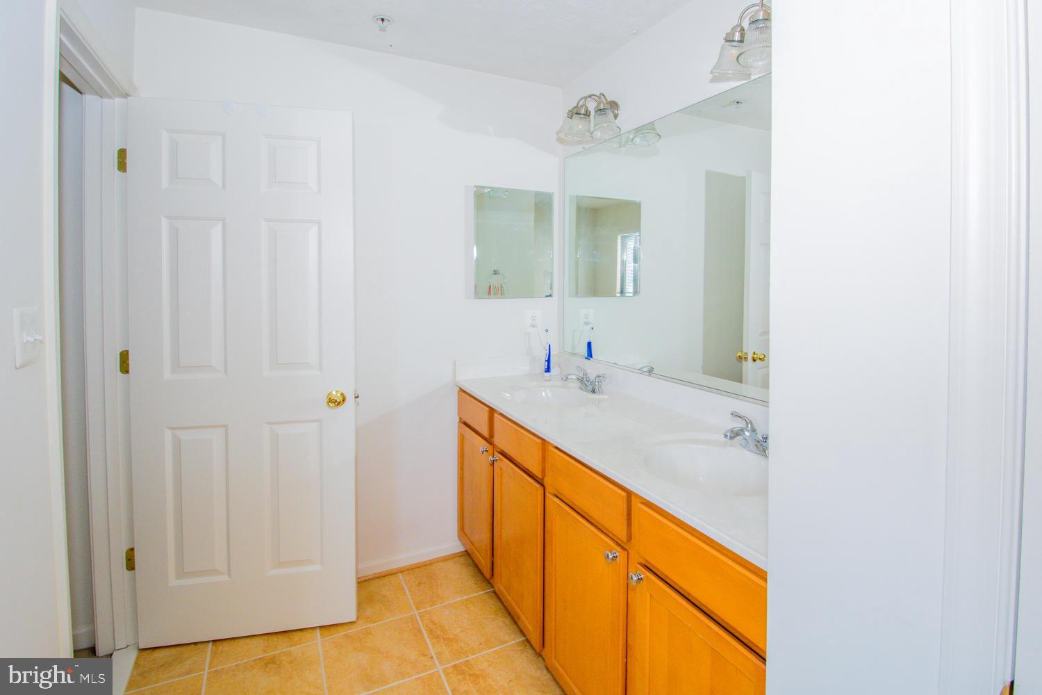 HOLLY WOODS - Residential