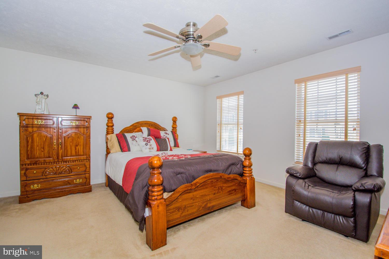 HOLLY WOODS - Residential