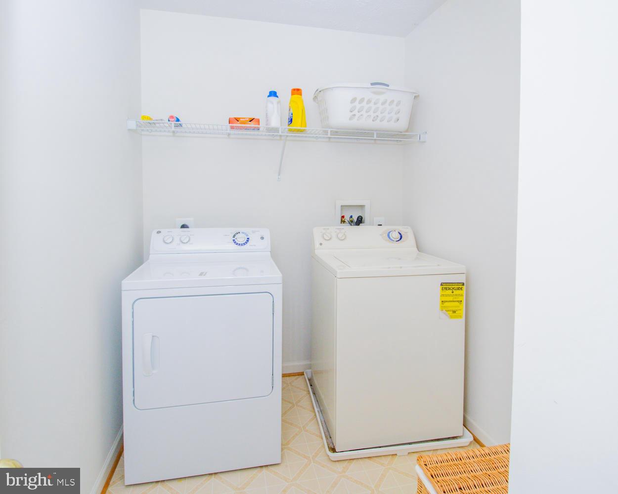 HOLLY WOODS - Residential