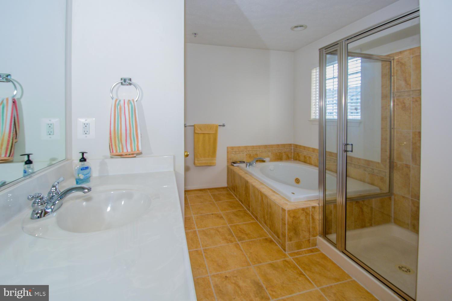 HOLLY WOODS - Residential