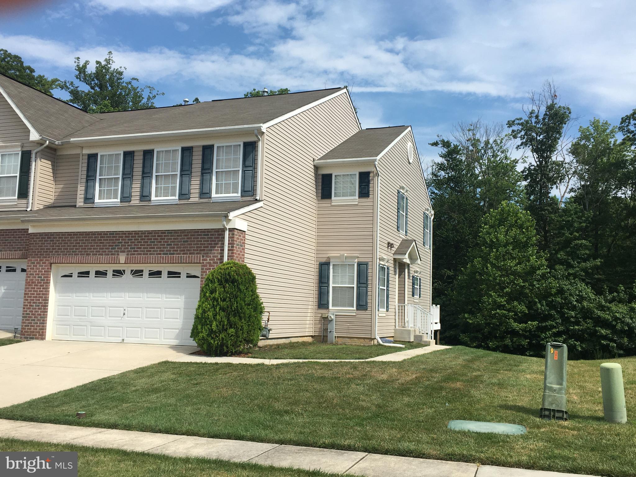 HOLLY WOODS - Residential