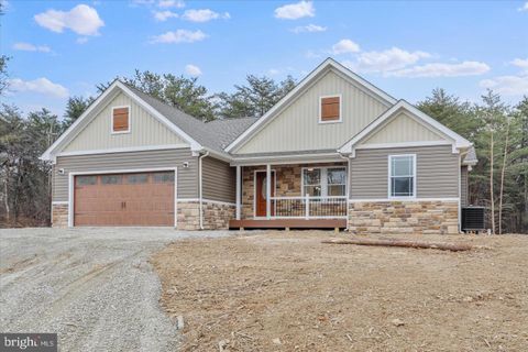 19 MOUNTAIN LAUREL DRIVE BERKELEY SPRINGS WV 25411