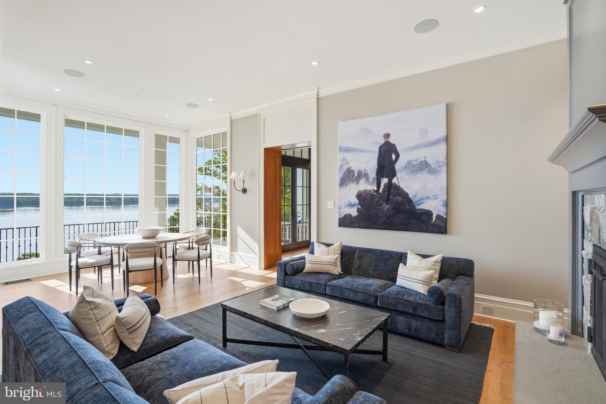 WELLINGTON - Residential