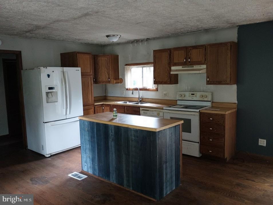 64 SUNBURST LOCUST DRIVE