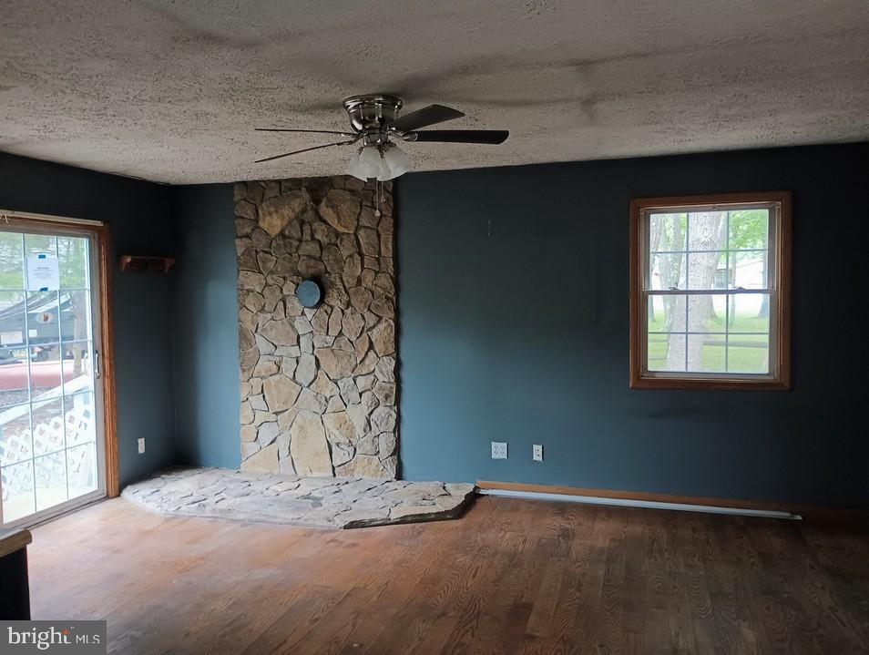 64 SUNBURST LOCUST DRIVE