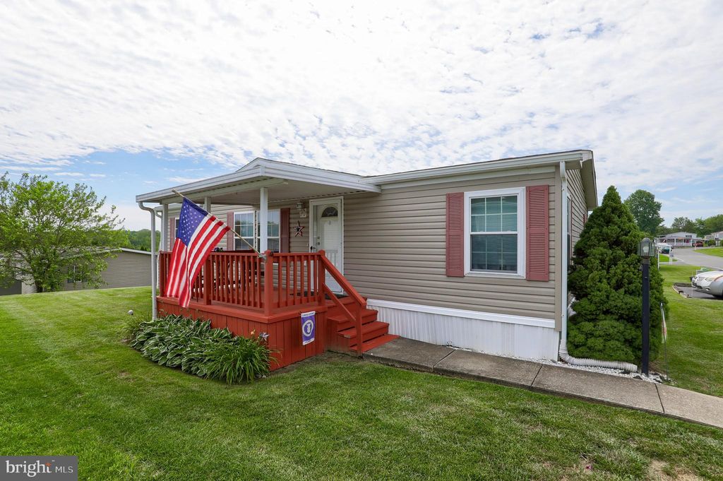 Photo of 231 GREYFIELD DR, LANCASTER, PA 17603 (MLS # PALA2038330)