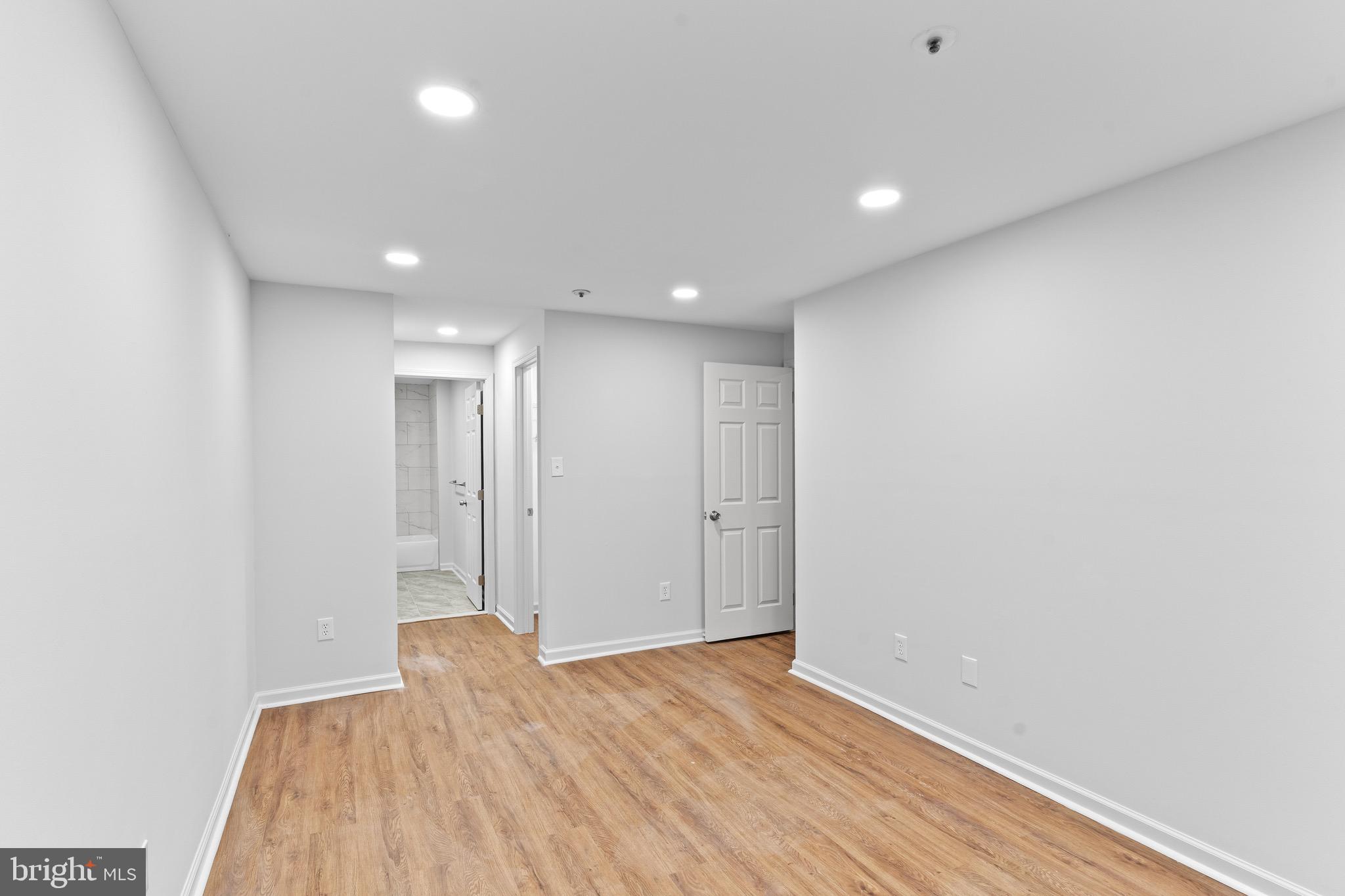 LANDINGS POINT CONDO - Residential