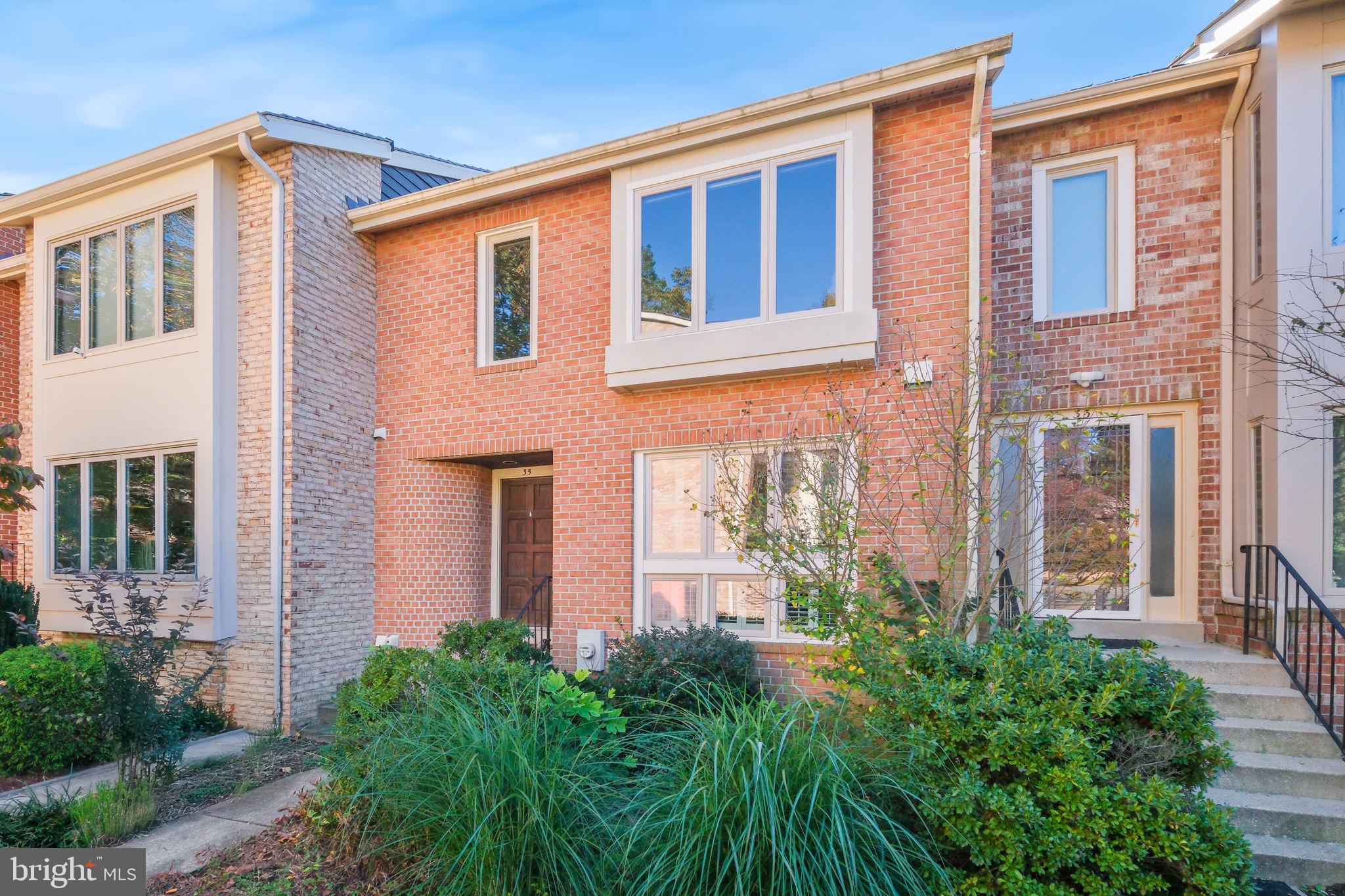 35 VALERIAN COURT