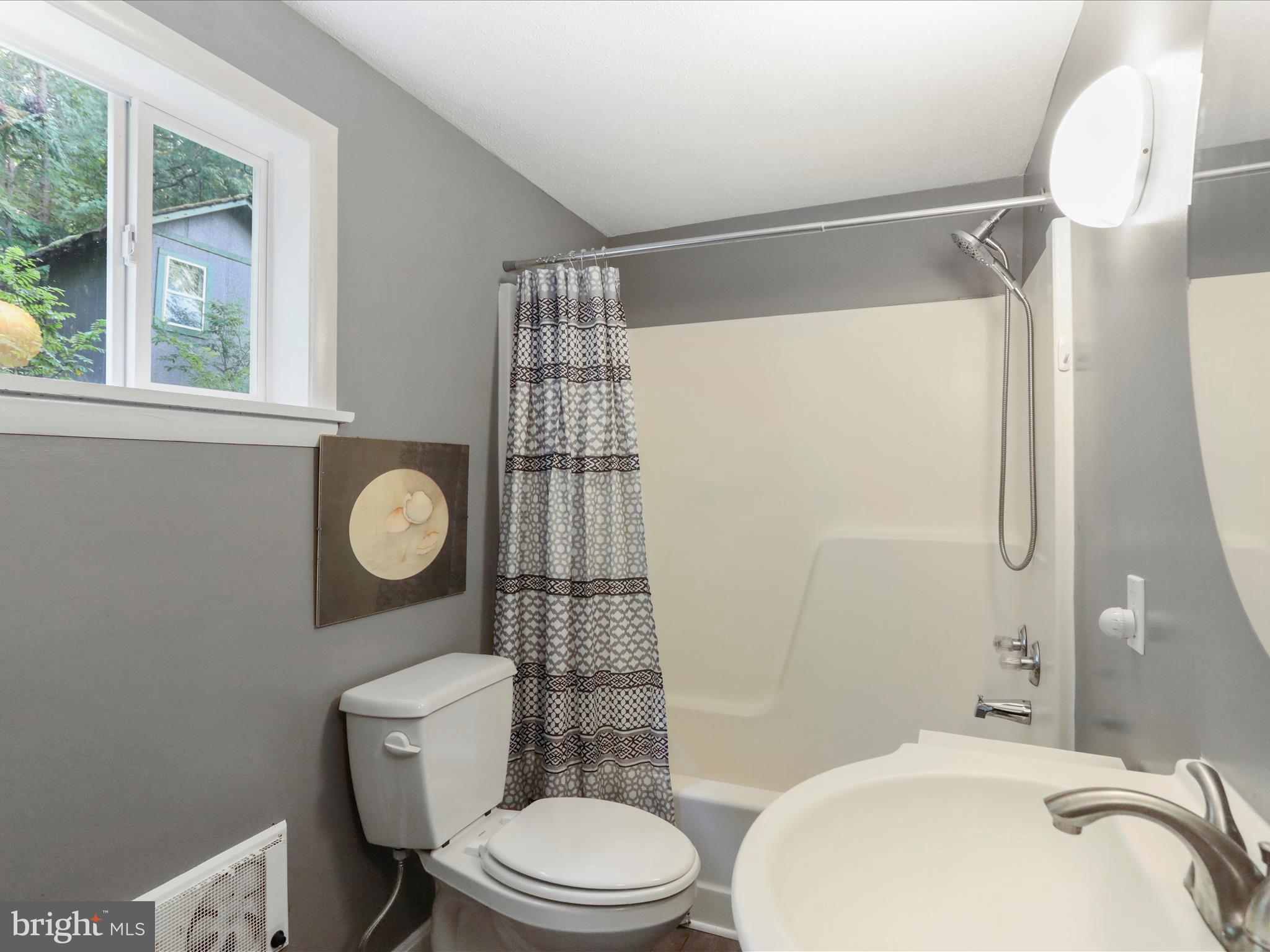 GLENWOOD FOREST - Residential