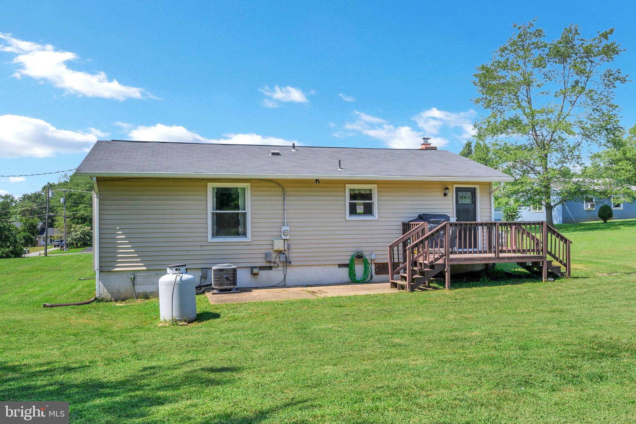 HOLLY CORNER - Residential