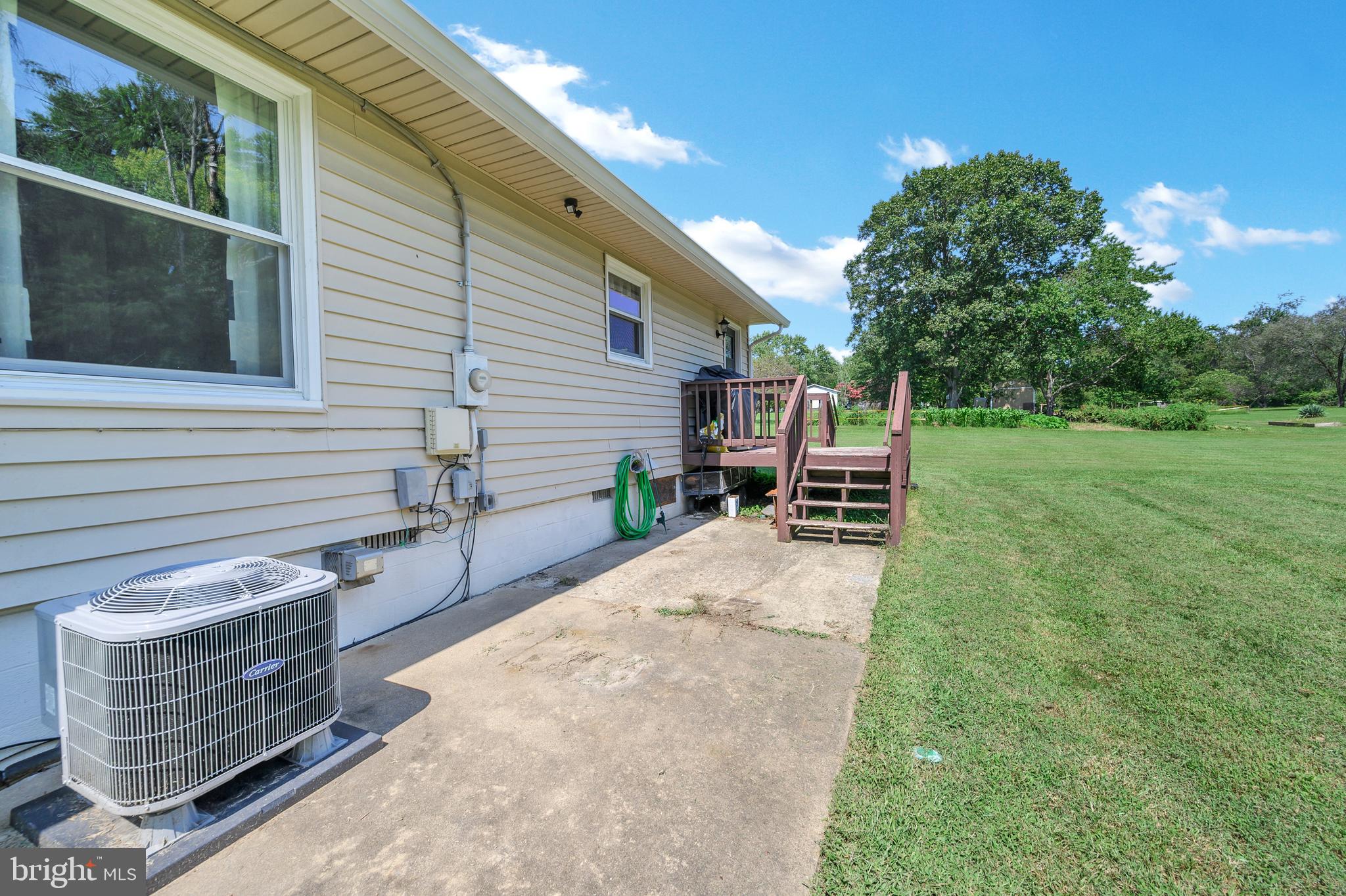 HOLLY CORNER - Residential