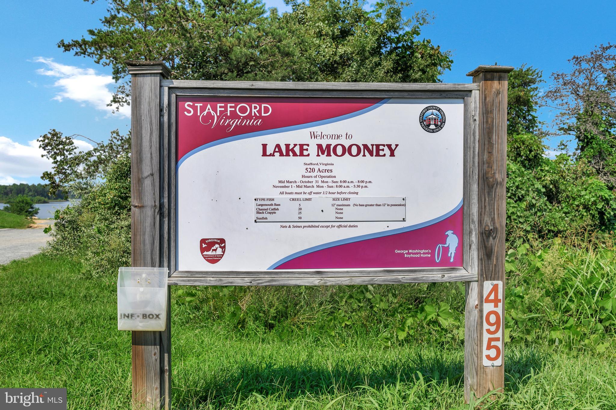 HOLLY CORNER - Residential