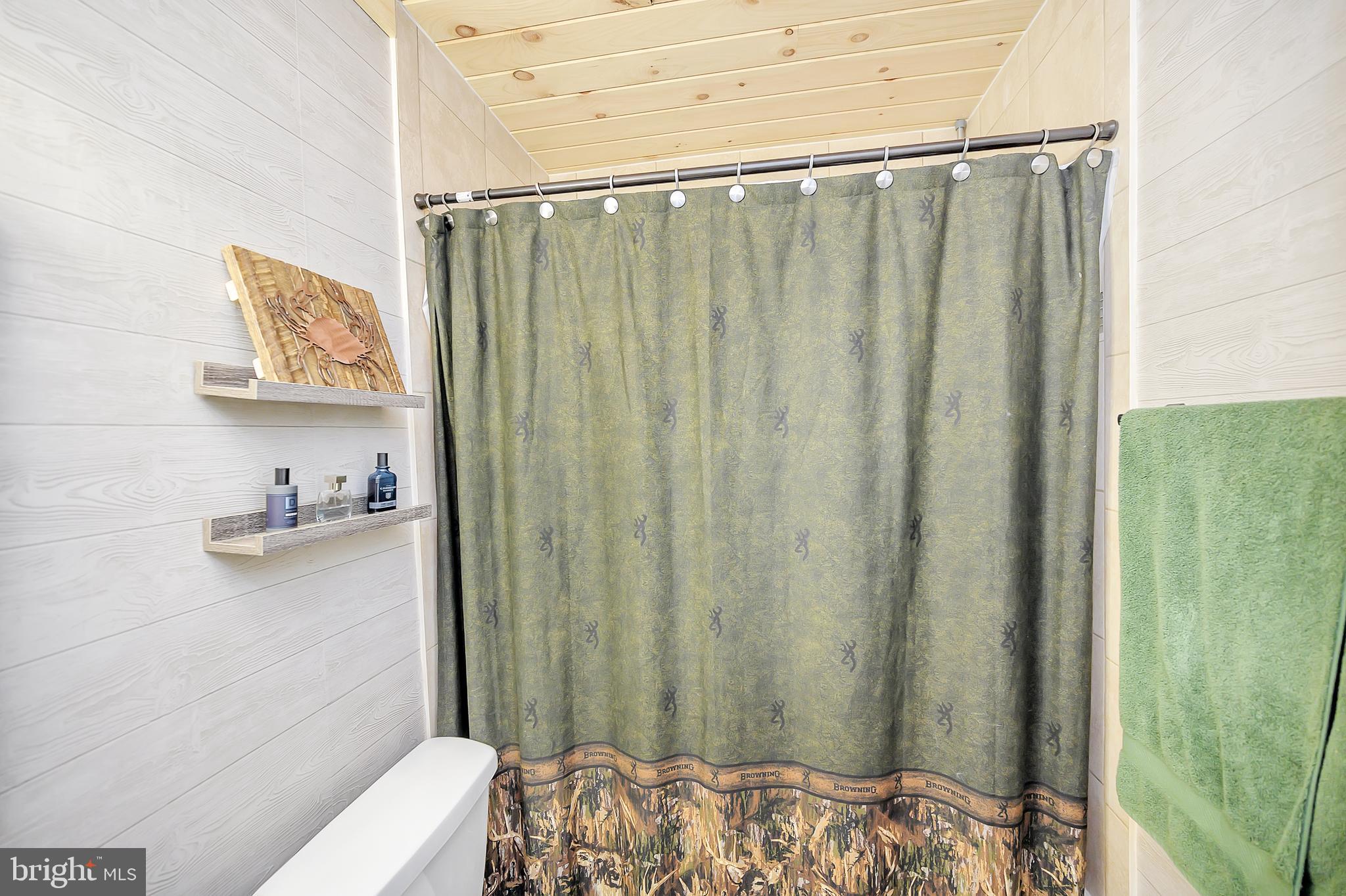 HOLLY CORNER - Residential