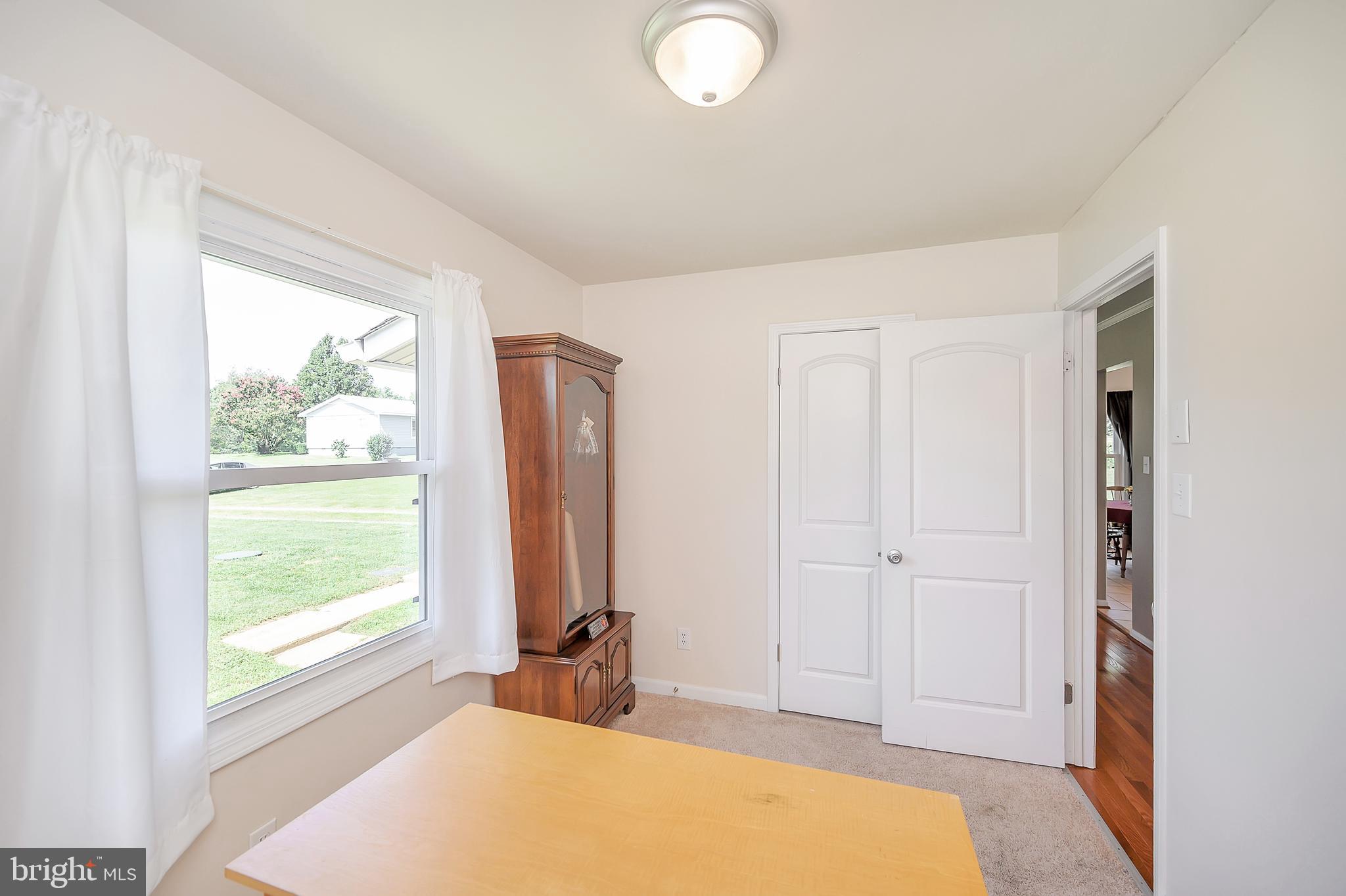 HOLLY CORNER - Residential