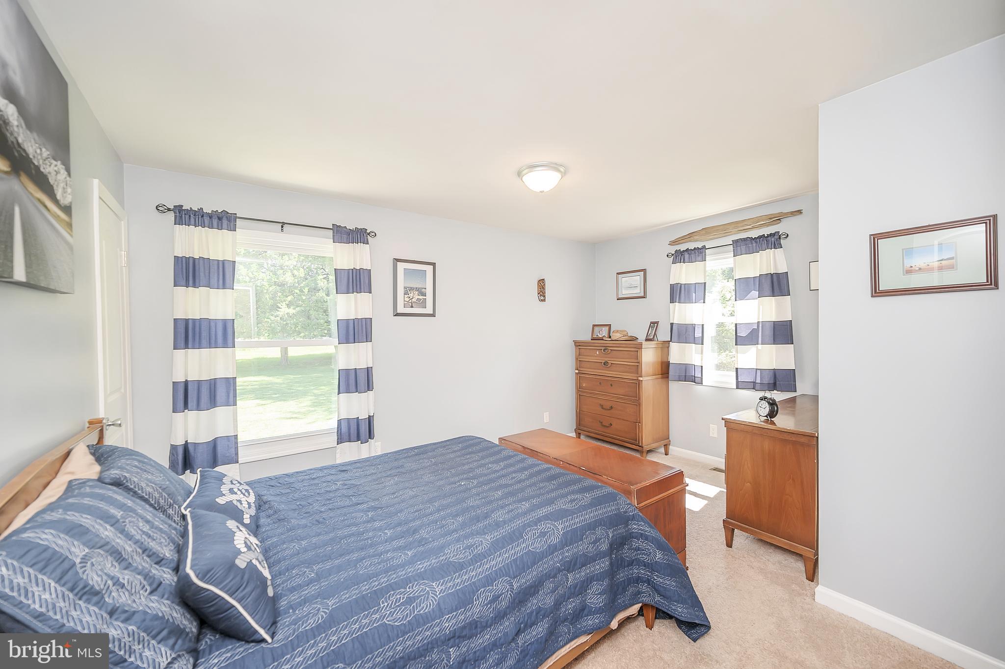 HOLLY CORNER - Residential