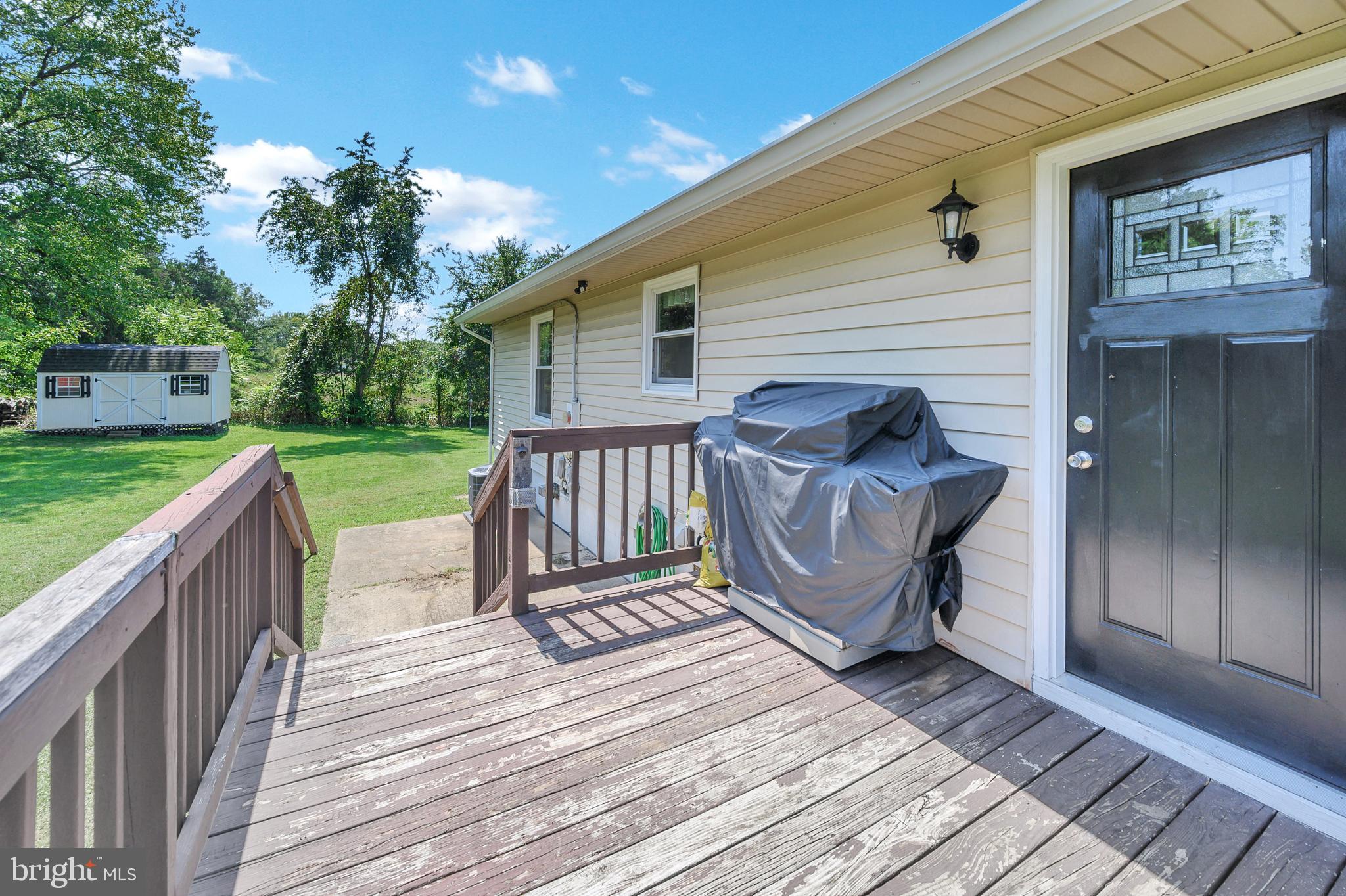 HOLLY CORNER - Residential