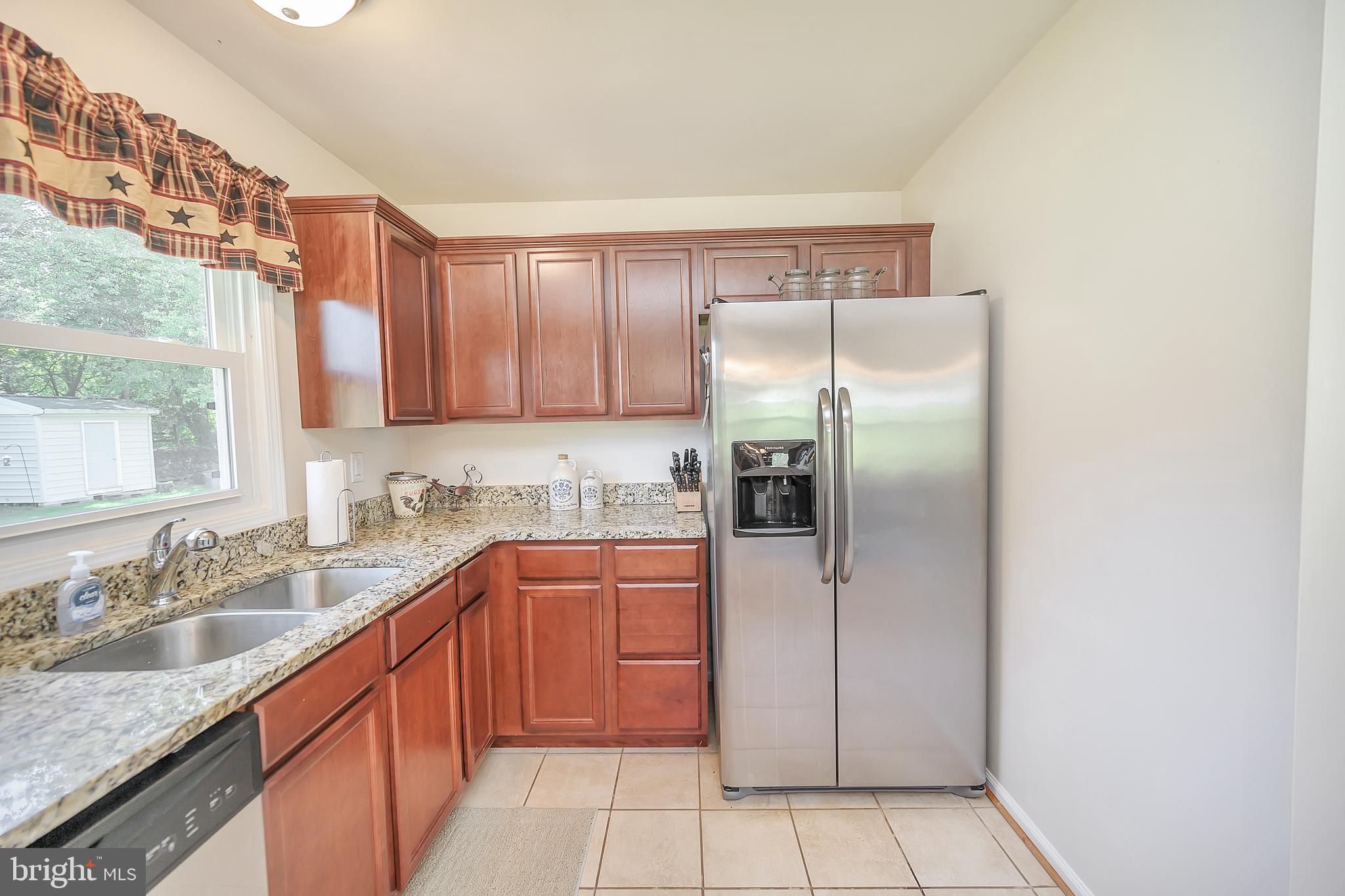 HOLLY CORNER - Residential