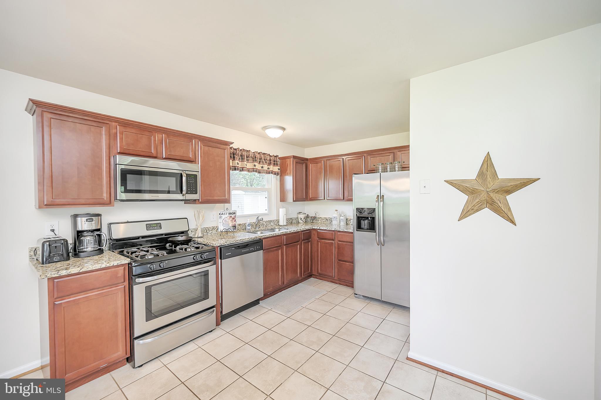 HOLLY CORNER - Residential