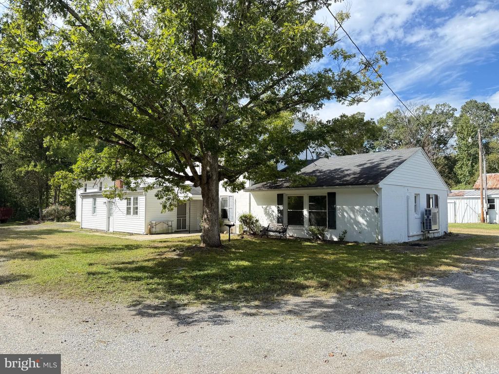 Photo of 6325 Fennell Place, LA PLATA, MD 20646 (MLS # MDCH2048450)
