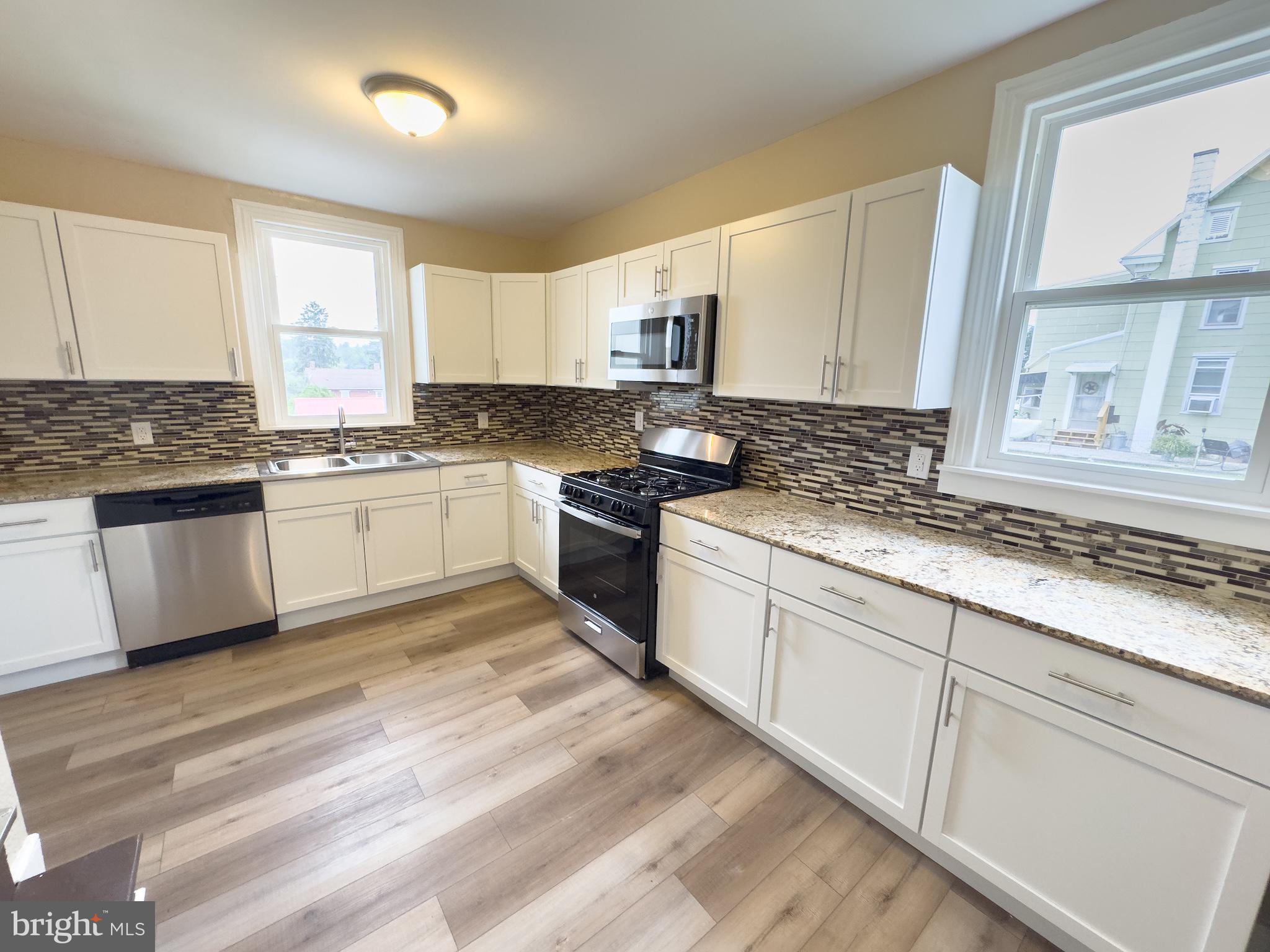 MT WOLF - Residential