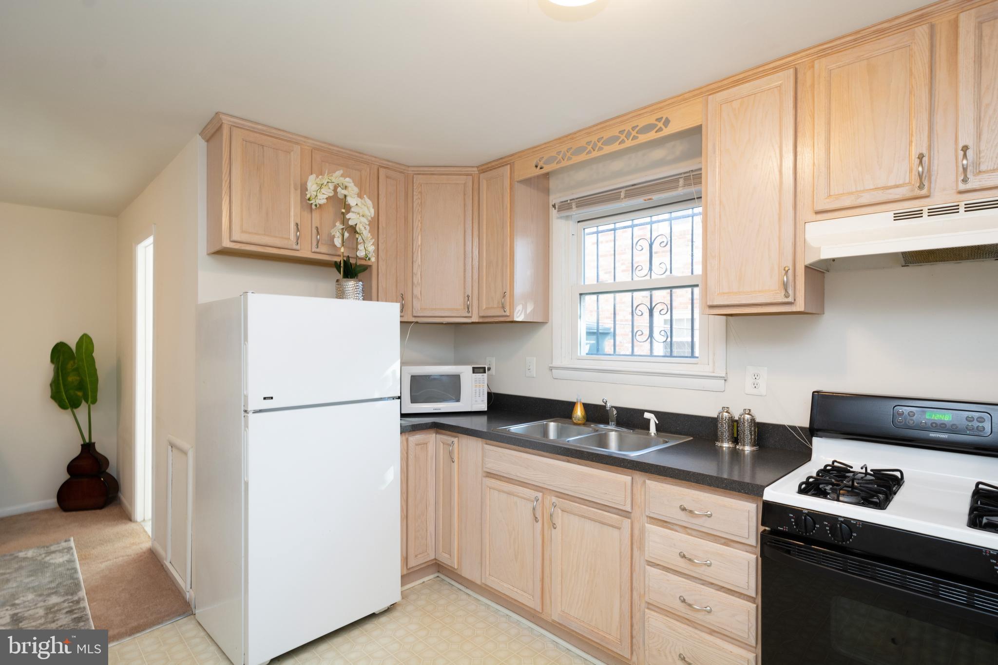 HALLS HILL - Residential