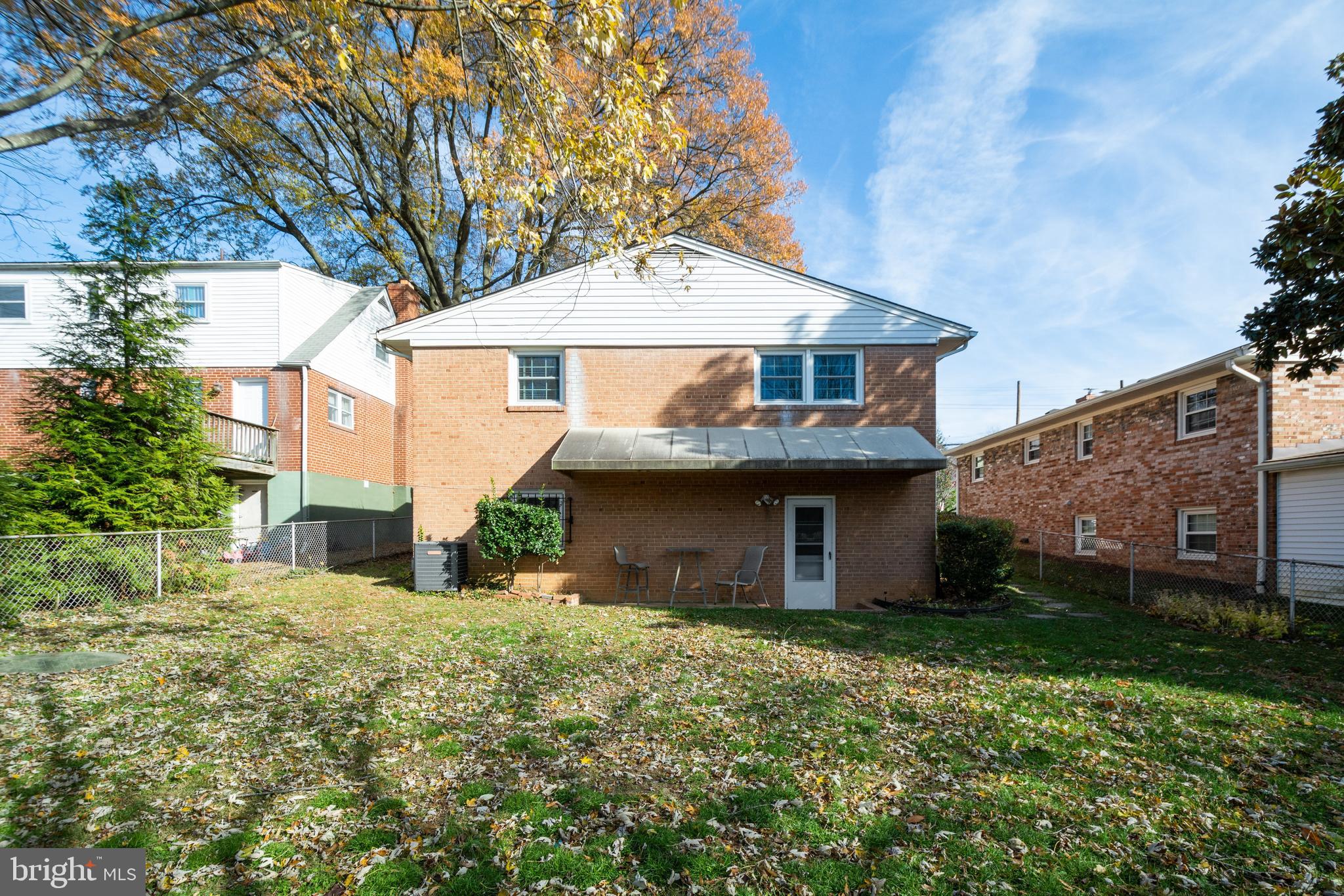 HALLS HILL - Residential