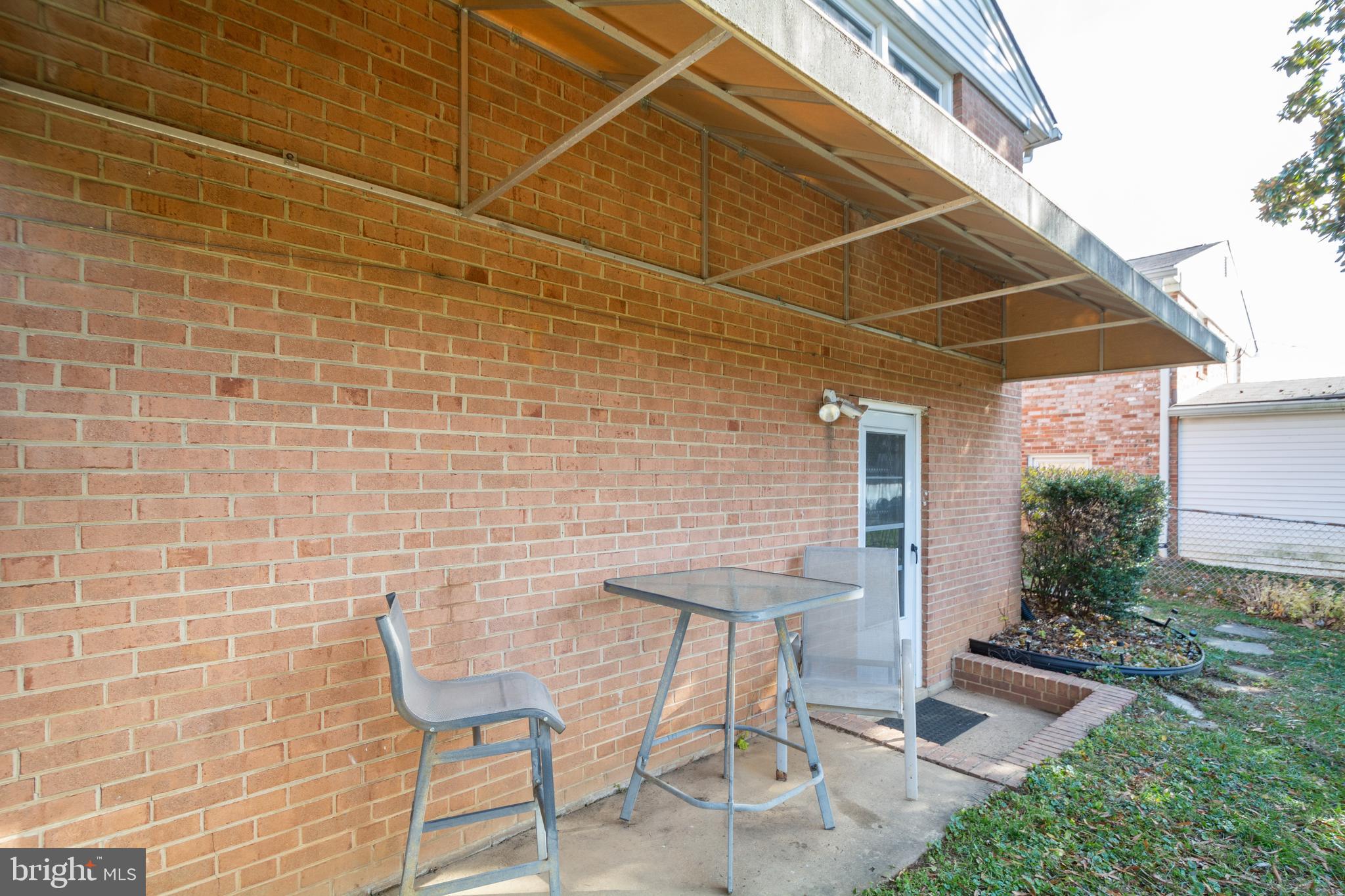 HALLS HILL - Residential